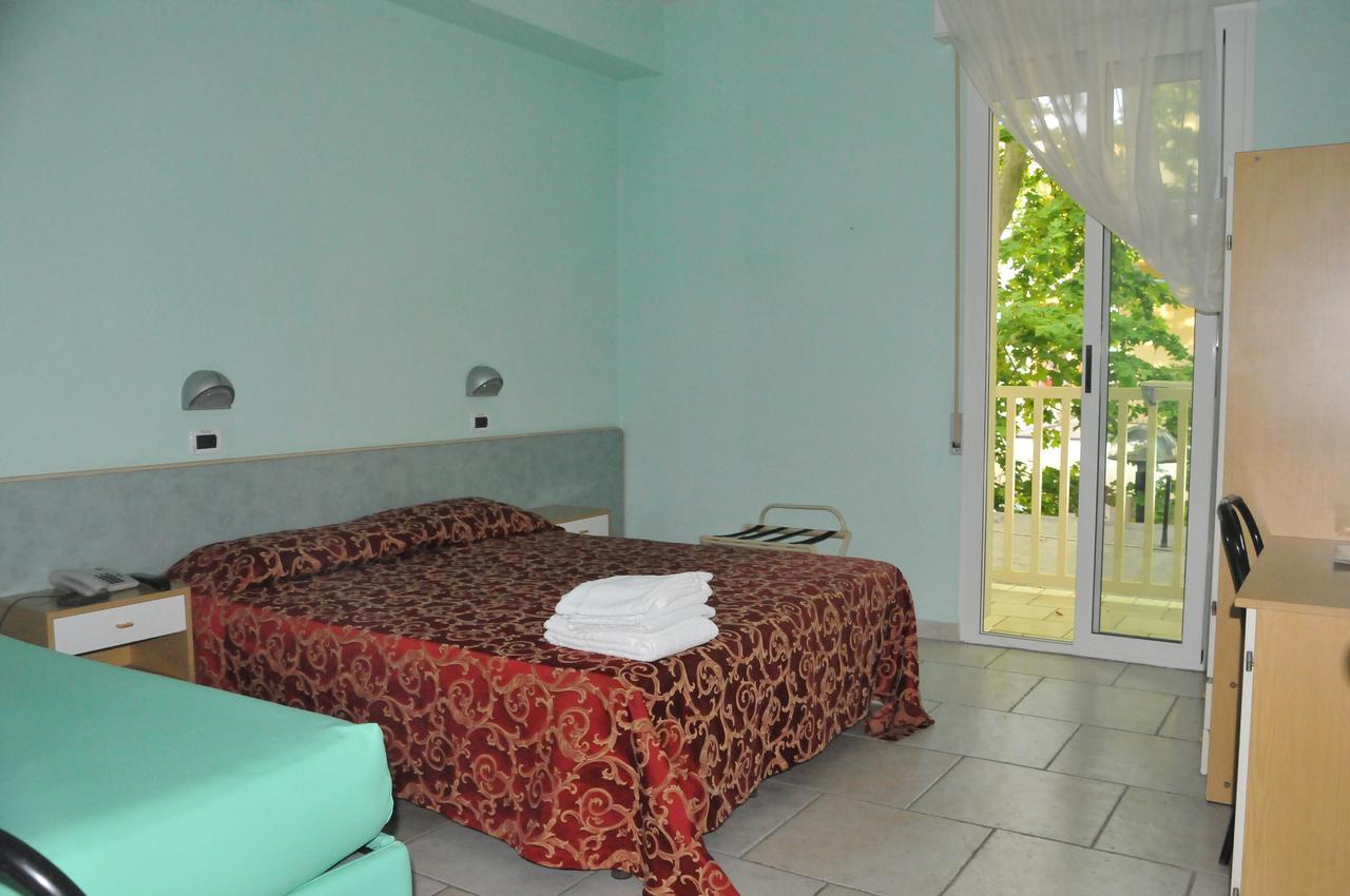 Hotel Le Lune Gatteo a Mare Habitación foto