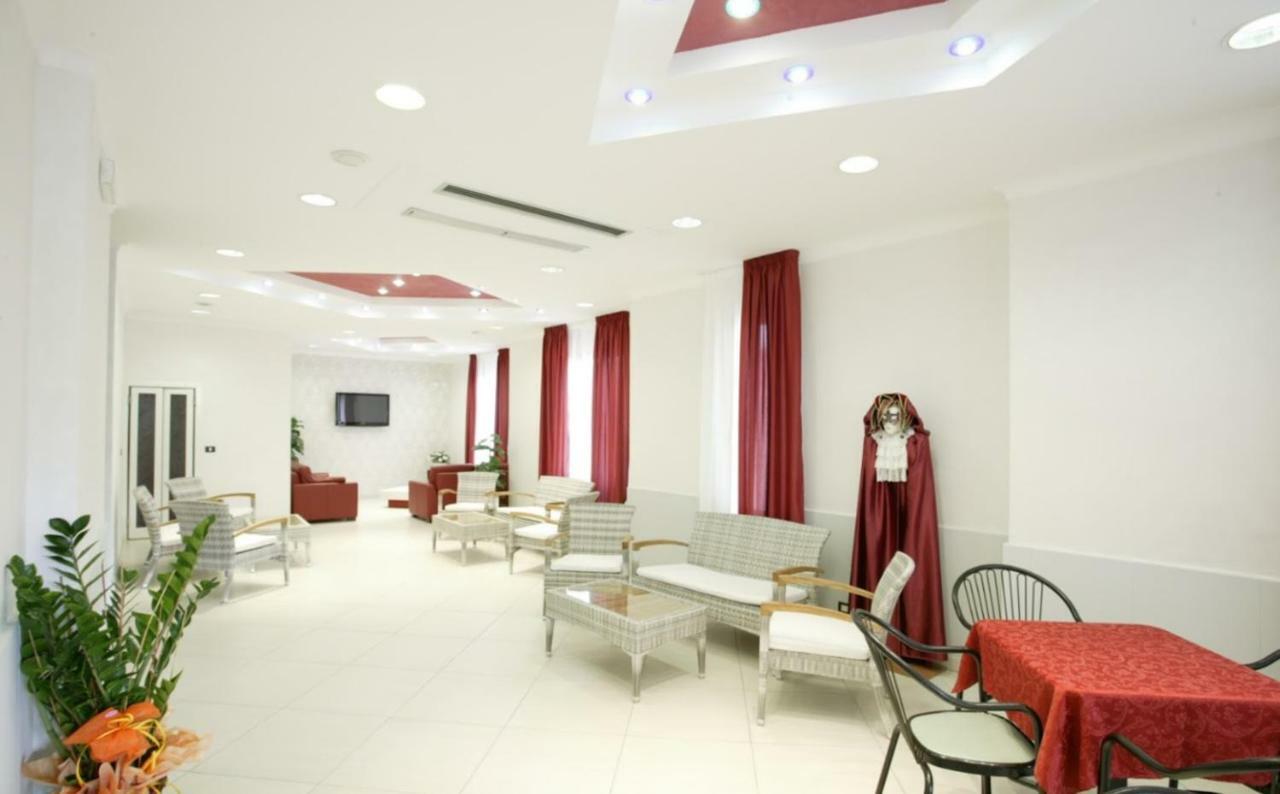 Hotel Le Lune Gatteo a Mare Exterior foto